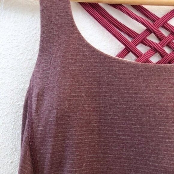 LULULEMON Slay The Studio 2-In-1 Medium Support Size 4 - Picture 5 of 9